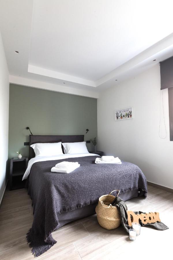12 Reasons Why Metaxourgeio Aparthotel Athén Kültér fotó
