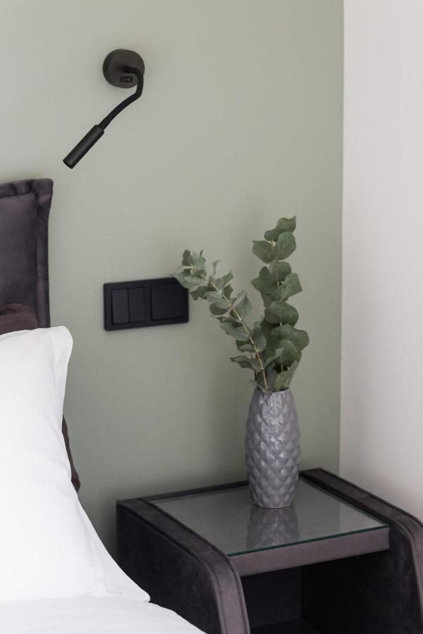 12 Reasons Why Metaxourgeio Aparthotel Athén Kültér fotó