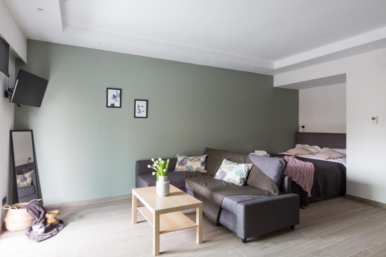 12 Reasons Why Metaxourgeio Aparthotel Athén Kültér fotó