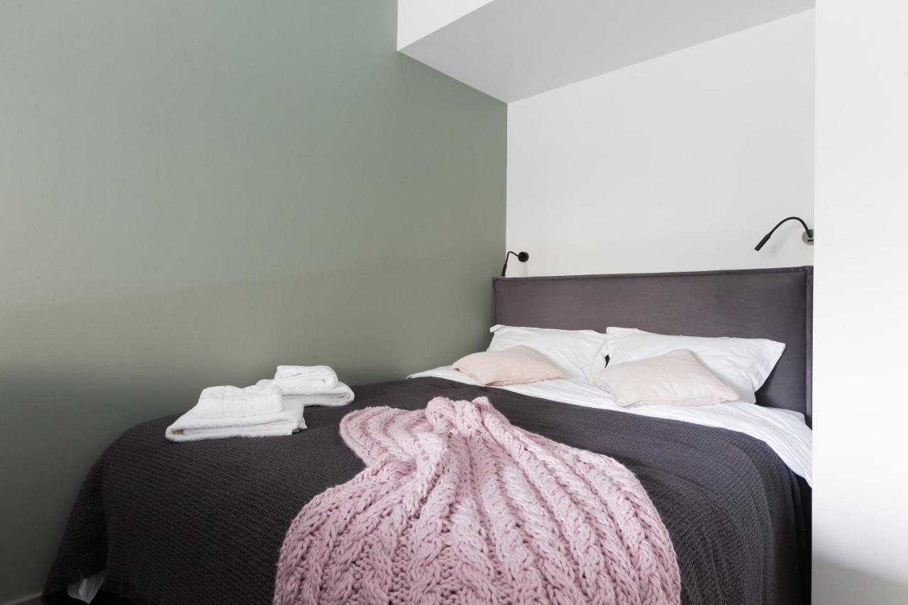 12 Reasons Why Metaxourgeio Aparthotel Athén Kültér fotó