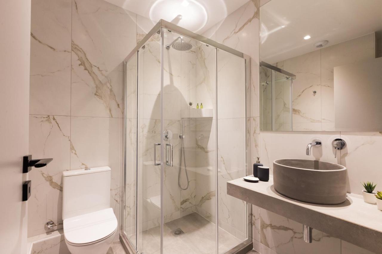 12 Reasons Why Metaxourgeio Aparthotel Athén Kültér fotó