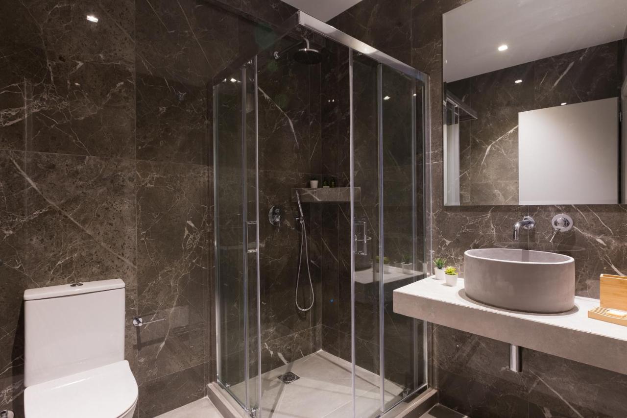 12 Reasons Why Metaxourgeio Aparthotel Athén Kültér fotó